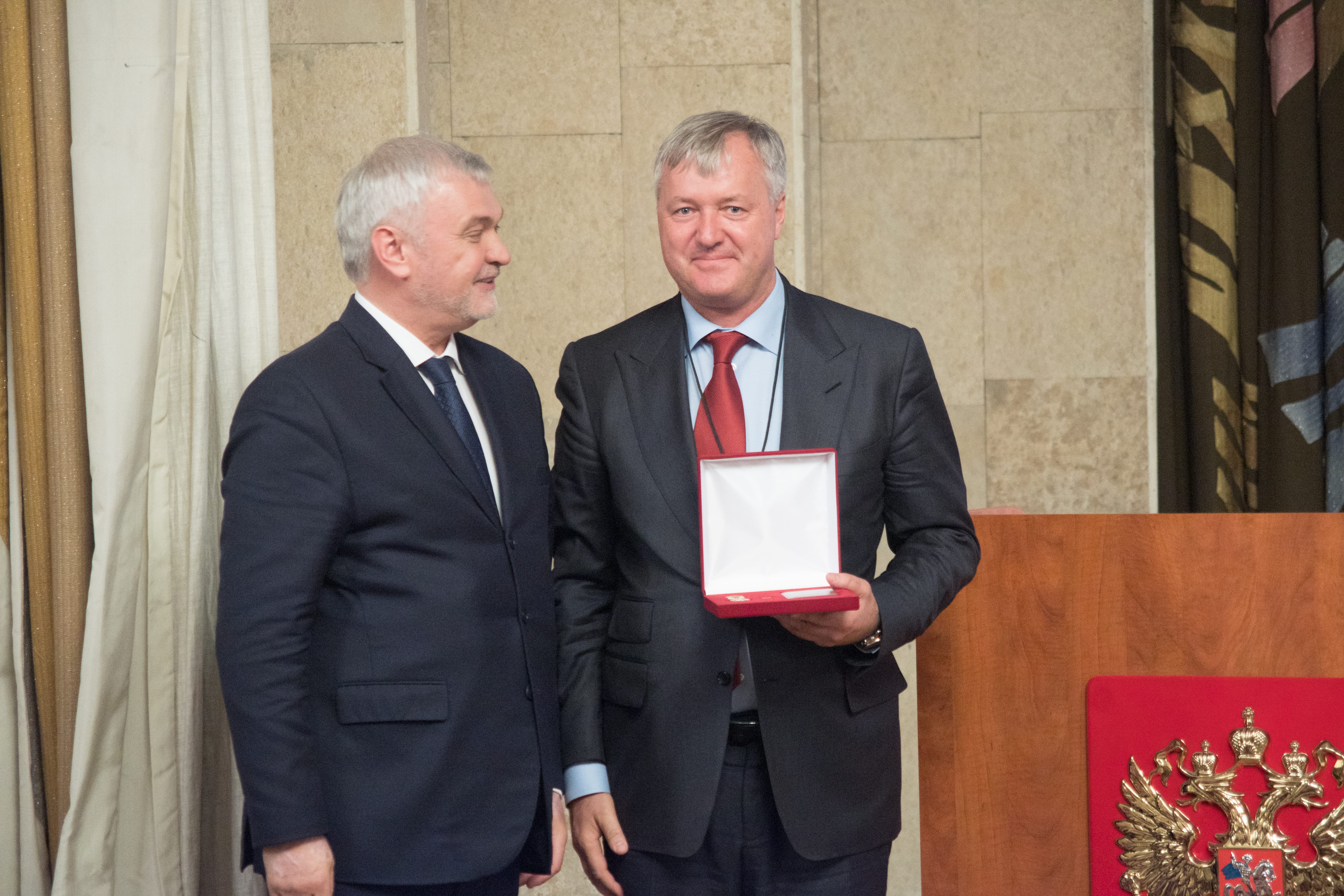 Генеральный директор Федерального научно-клинического центра А.В. Троицкий награжден Золотым крестом ФМБА России