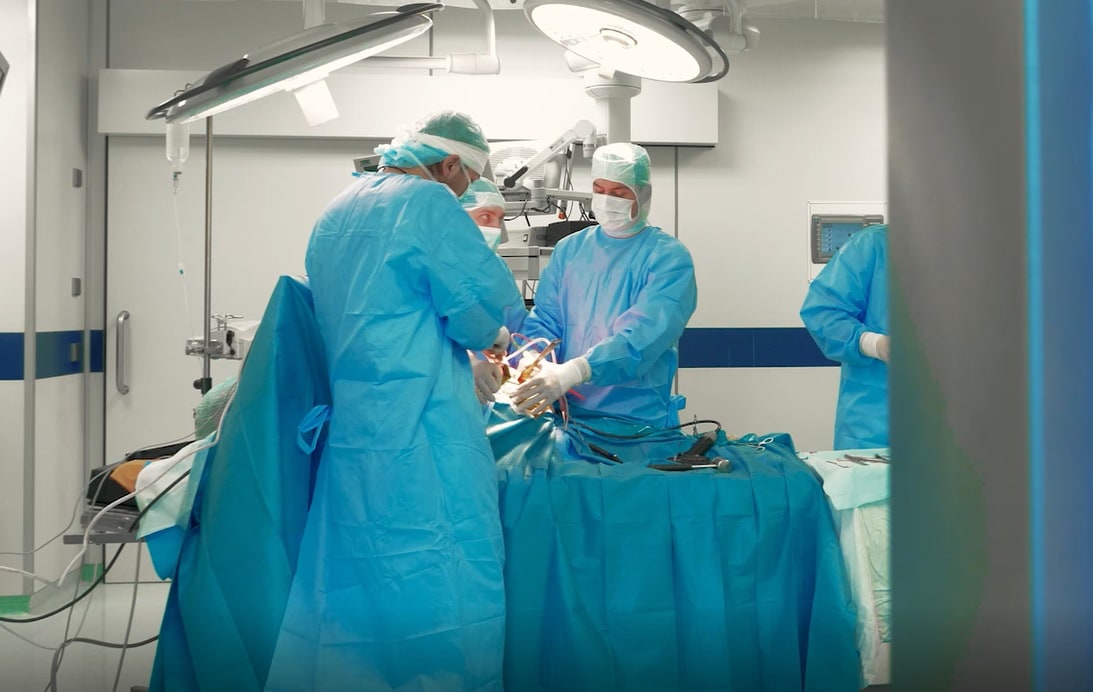 В ФНКЦ ФМБА России внедрили одномоментное двустороннее эндопротезированиетазобедренных суставов