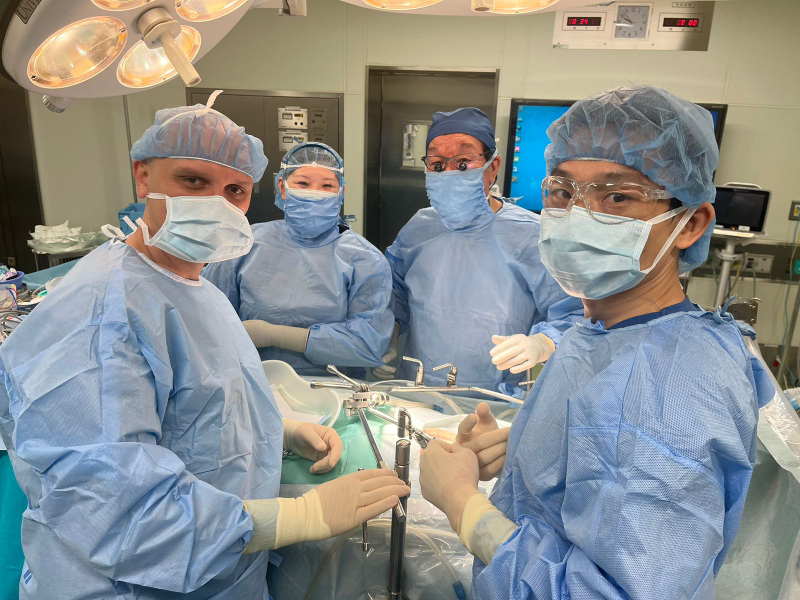 Проведение операции по онкологии в Японии врача Чайкина