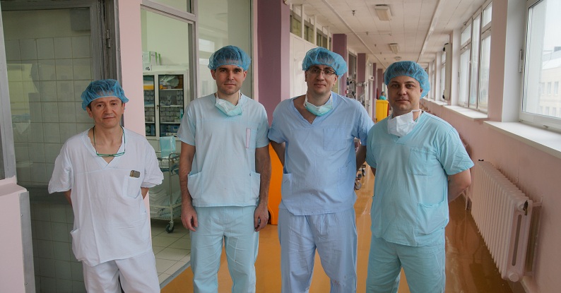 Хирурги после проведенной операции